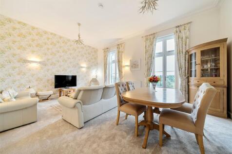 Sitting/dining Room