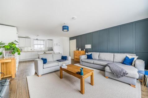Sitting Room to Kitchen