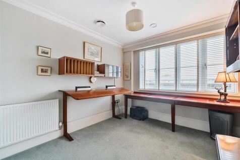 Bedroom/Study