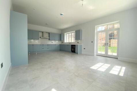 Plot 559 kitchen.jpg