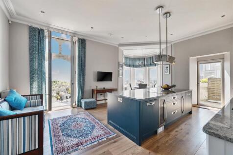 Kitchen &amp; Breakfast Room