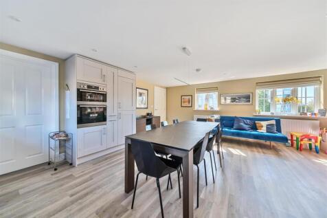 Kitchen Dining room