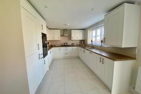 Example Kitchen.jpg