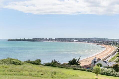 Nearby to Boweleze Cove