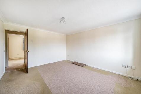 Sitting/dining room