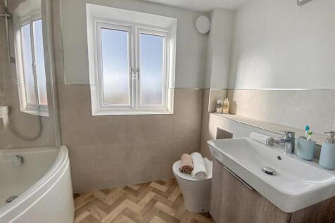 Plot 201 Bathroom