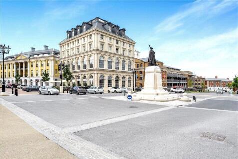 Nearby Queen Mother Square