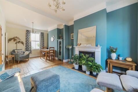 Sitting/Dining Room
