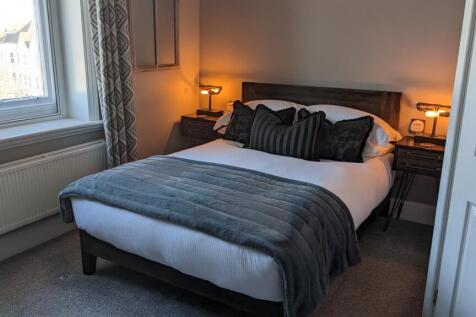Room 10 Bedroom