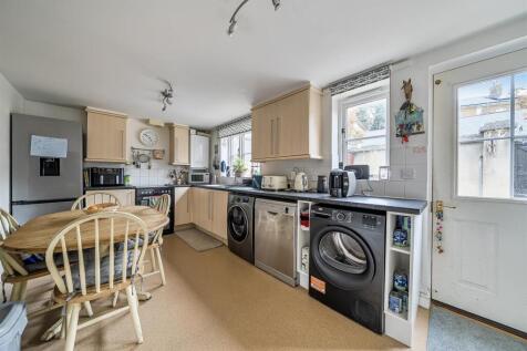 Kitchen dining room