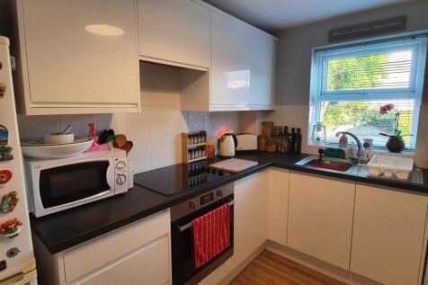 Kitchen shot 2