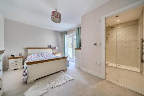 Principal bedroom with Ensuite