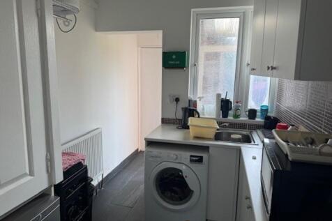 Kitchenette 2.jpg