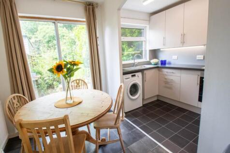 39WC - Dining Area
