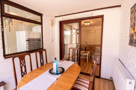 3brockenhurst_studen