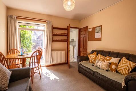 28Guildford_studenta