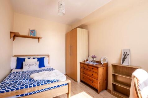 28Guildford_studenta