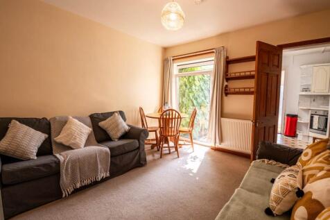 28Guildford_studenta