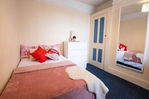 2_Beverly_Road_Stude