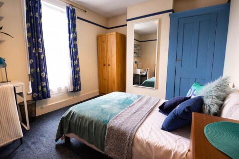 2_Beverly_Road_Stude