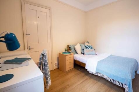 2_Beverly_Road_Stude