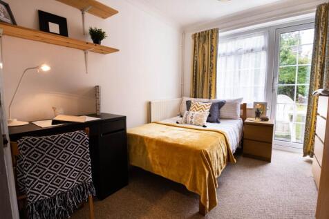 7_Brockenhurst_Close