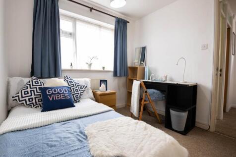 7_Brockenhurst_Close