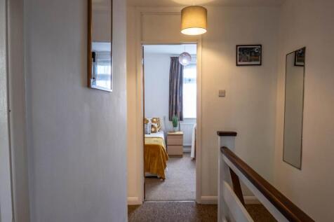 9O-Canterbury-Studen