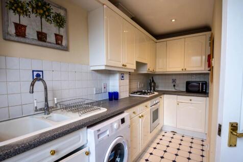 68_Station_Road_West