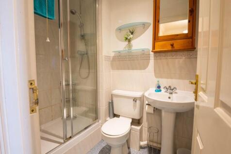 68_Station_Road_West