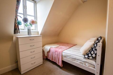 68_Station_Road_West