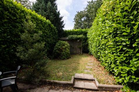 12_Nursery_Walk_Cant