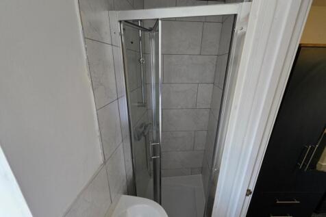 Bedroom 2 - en-suit