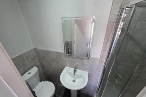 Bedroom 4 - en-suit