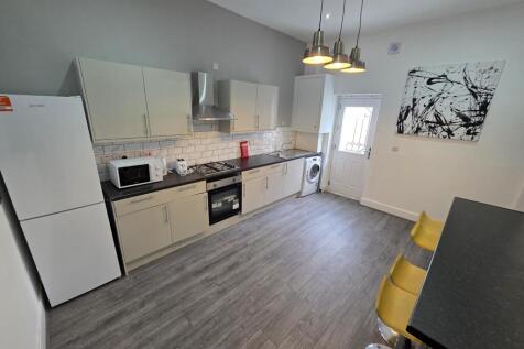 Kitchen / Lounge