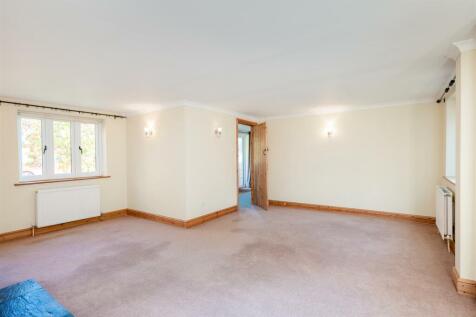 12 Rectory Lane-3.jpg