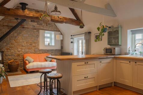 03_kitchen_living_space.jpg