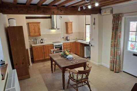 Kitchen 1.jpg