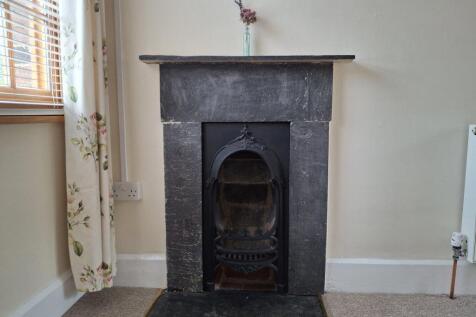 Main Bedroom - Fireplace.jpg