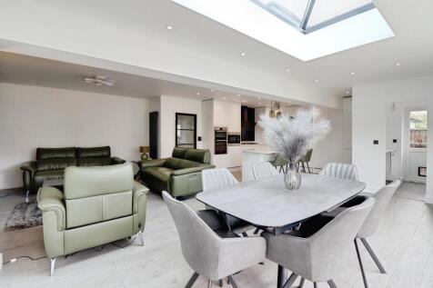 family room 4