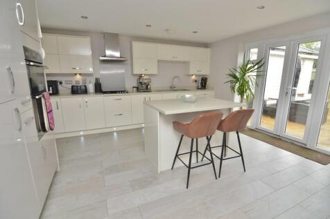 Kitchen/Breakfast...