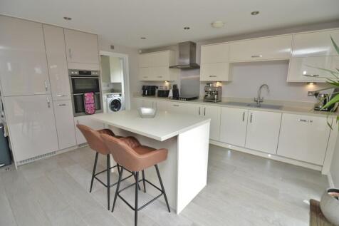 Kitchen/Breakfast...