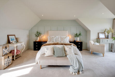 17 MASTER BED (1)