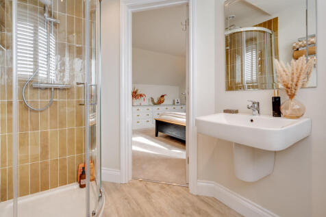 24 ENSUITE BED TW...