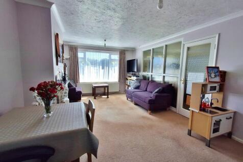LOUNGE 1