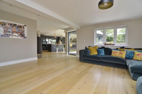 Sitting Room Towa...