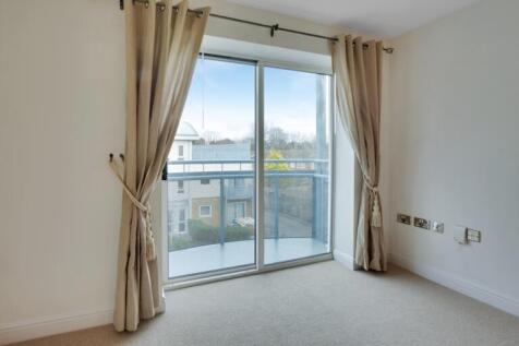 Lounge to Balcony