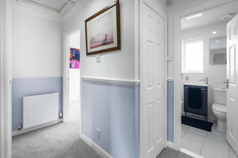 8 Fowler Cresent,...