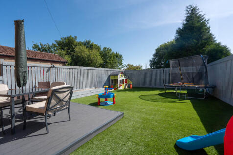 27 Carron View, M...