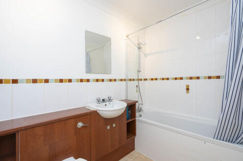 128 Whiteside Cou...